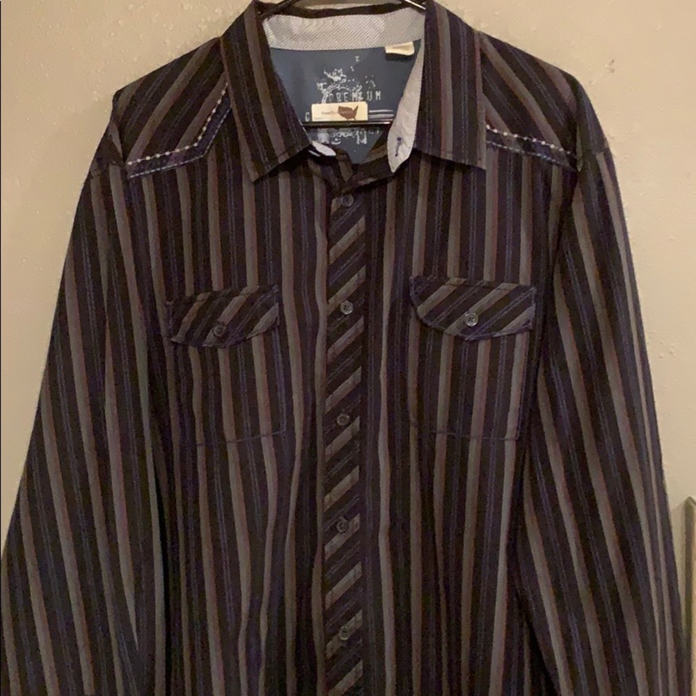 PERRY ELLIS Mens button down shirt